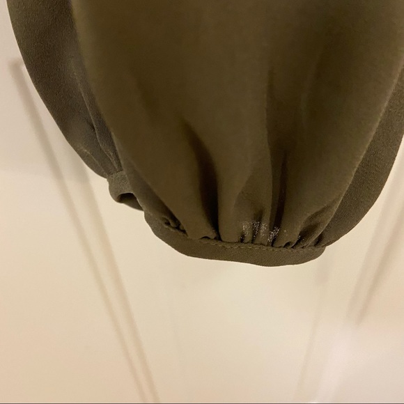 NWOT Long Cold Shoulder The Shoulder Blouse - Picture 6 of 7